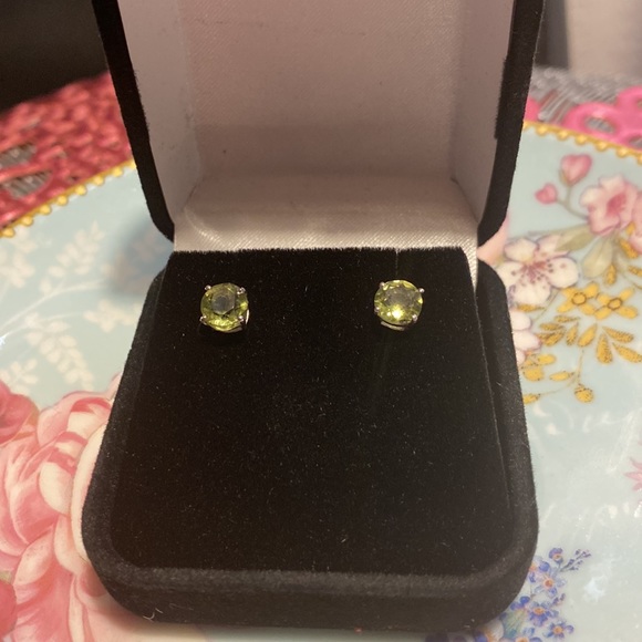 2ct Green Amethyst Stud Earrings - Picture 3 of 4